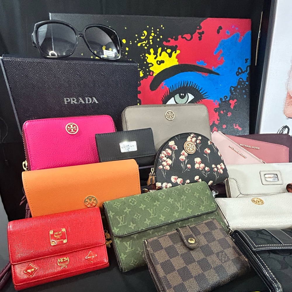 Low Start Mystery Wallet higher the bid the better wallet designer & Luxury